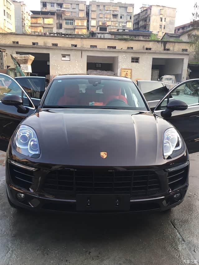 怎么论坛里没几个买桃木红的呢,老铁们多发点桃木红照片出来,谢