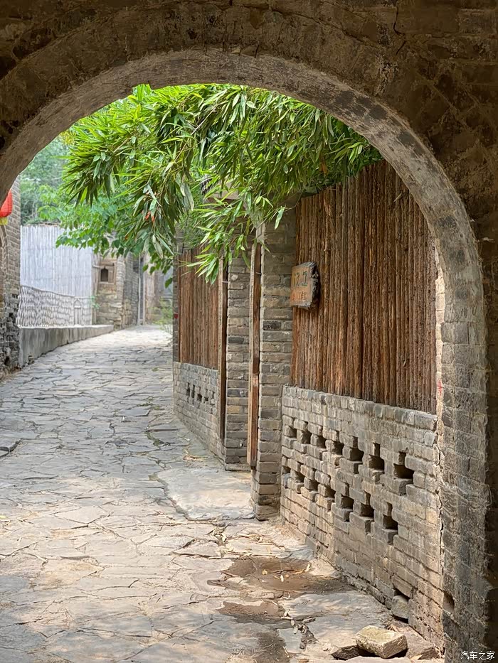 王边溪谷画家村新车女司机的文青游记