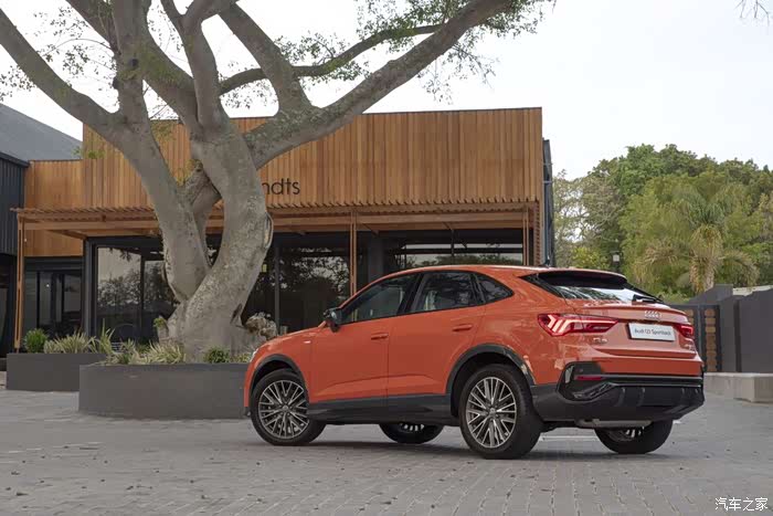 奥迪q3sportback这橘色不错哟