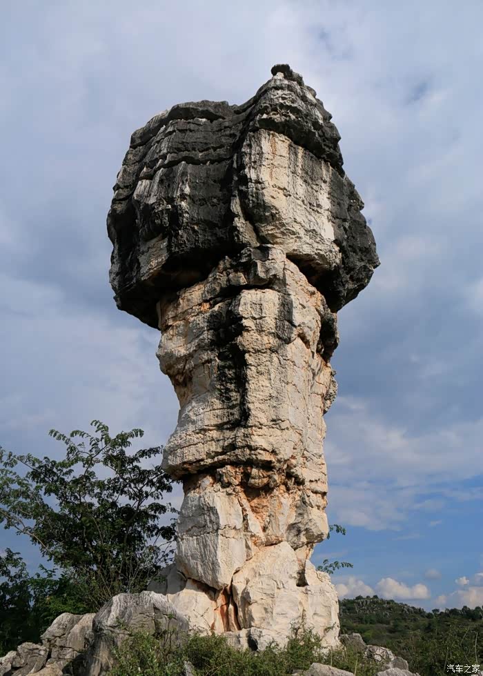 石林公园的景色很美,这里有很多奇妙的奇石.