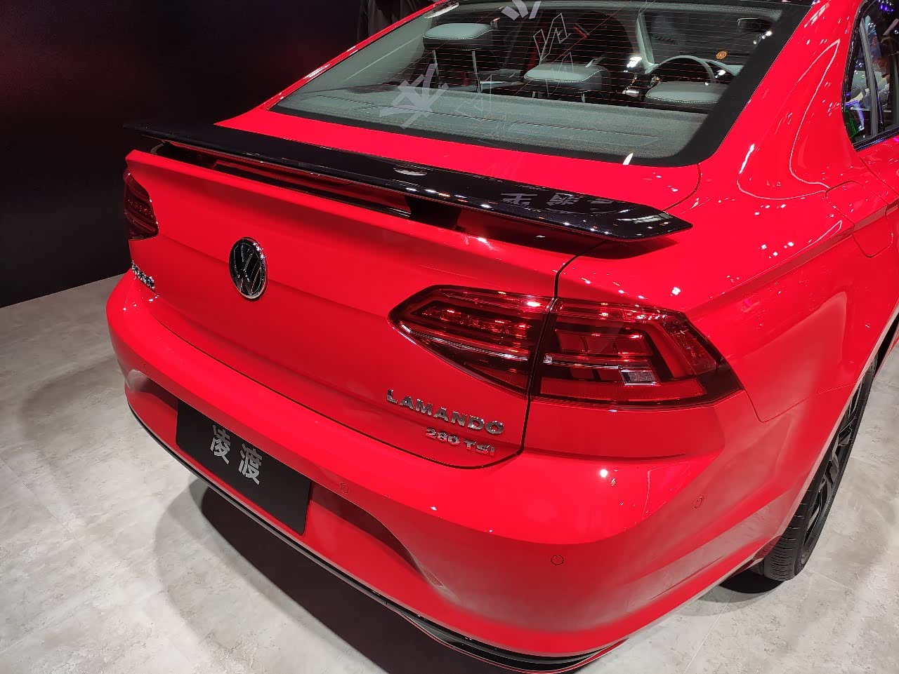 新款凌渡,宽体轿跑,带尾翼