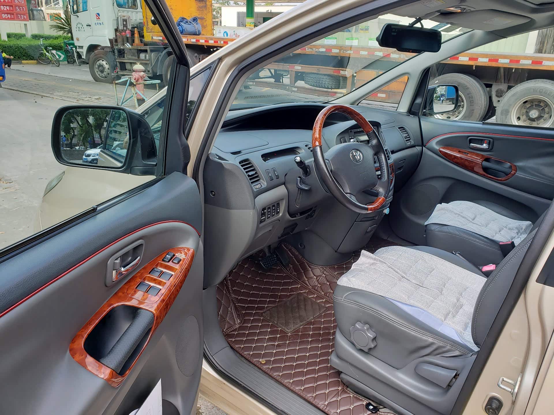 2004款进口丰田大霸王