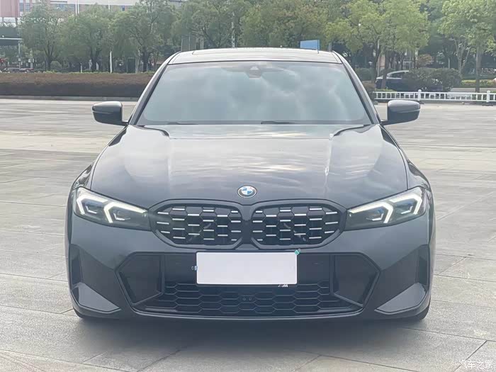 23款宝马330i耀夜版