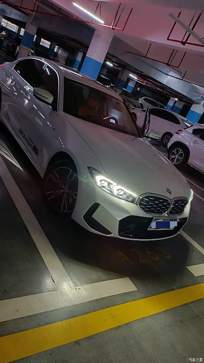 出宝马3系23款2月20号上牌325im运动套装