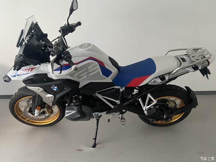 宝马摩托车水鸟