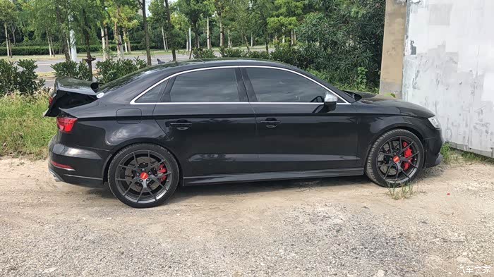 奥迪a3提车作业,黑色黑色黑色!