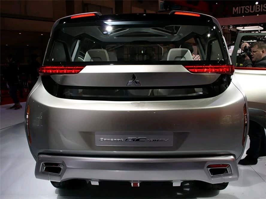 拥有科幻外观内饰的三菱gcphev
