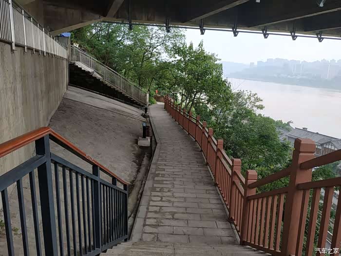 重庆长安cs家族t1913自在不凡之大渡口义渡公园