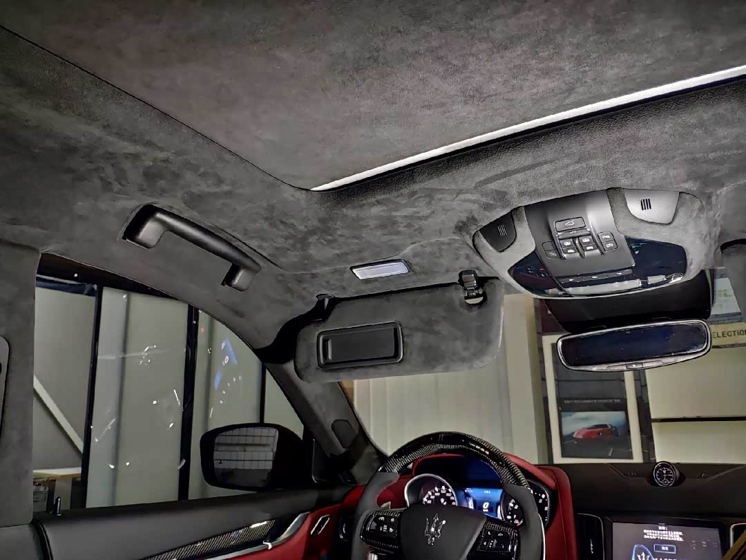 玛莎拉蒂levante顶棚加装alcantara翻毛皮