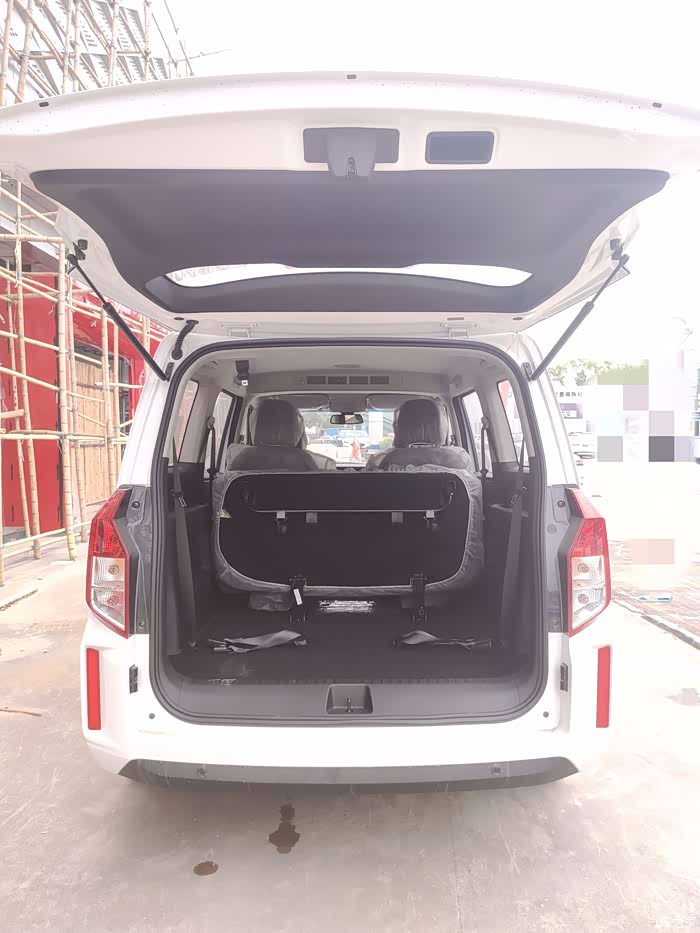 "神车"大了,试驾五菱宏光plus