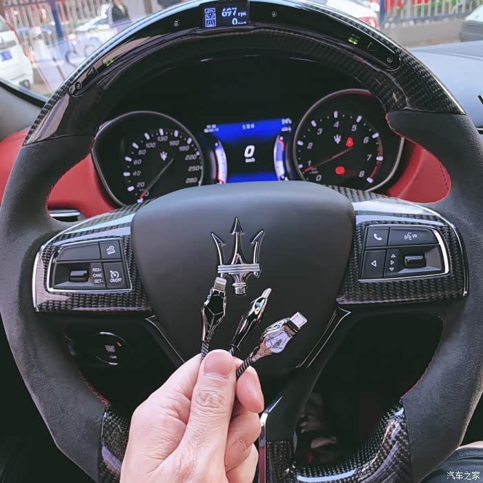 【图】最帅高功率莱万特改21轮毂3m锦绣灰led碳纤维方向盘_玛莎拉蒂
