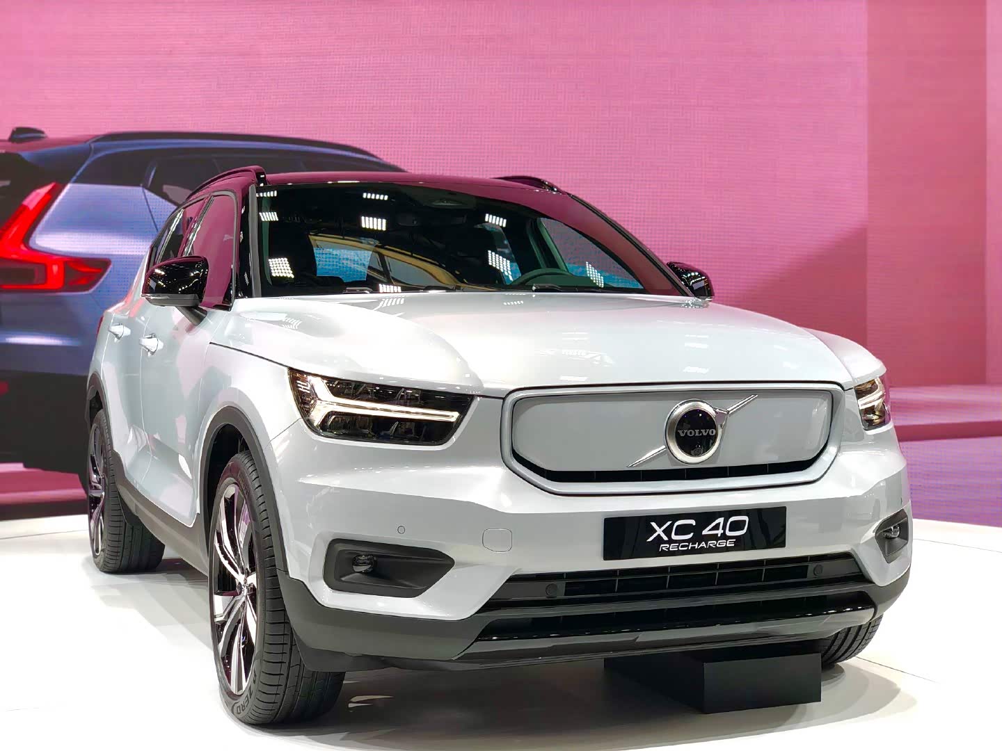 2020北京车展沃尔沃纯电动suvxc40帅气十足