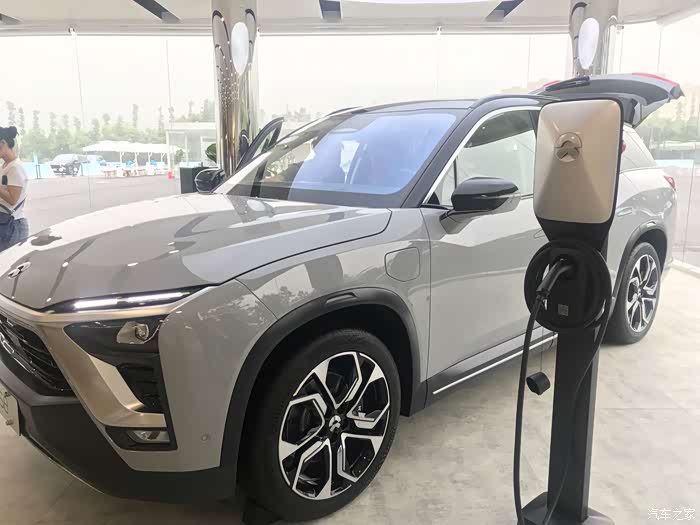 【图】哪位大神能提供些星空灰色的es8的实车照片啊_蔚来es8论坛_汽车