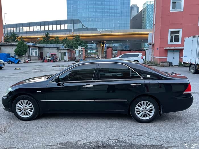 出08年金标丰田皇冠25导航版沈阳看车