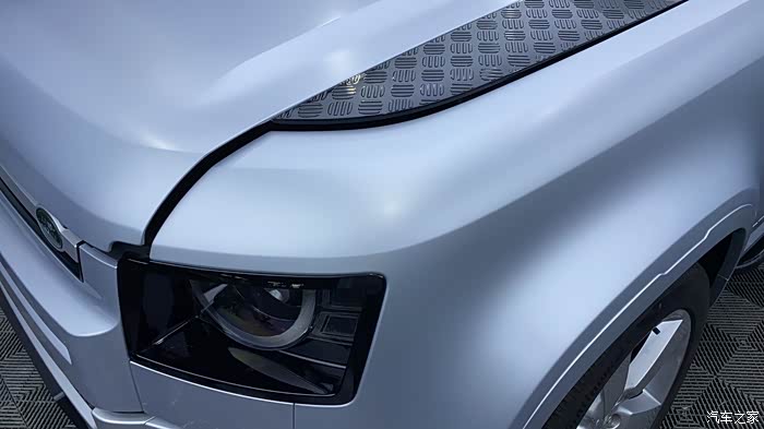 银色90哑光车衣上身