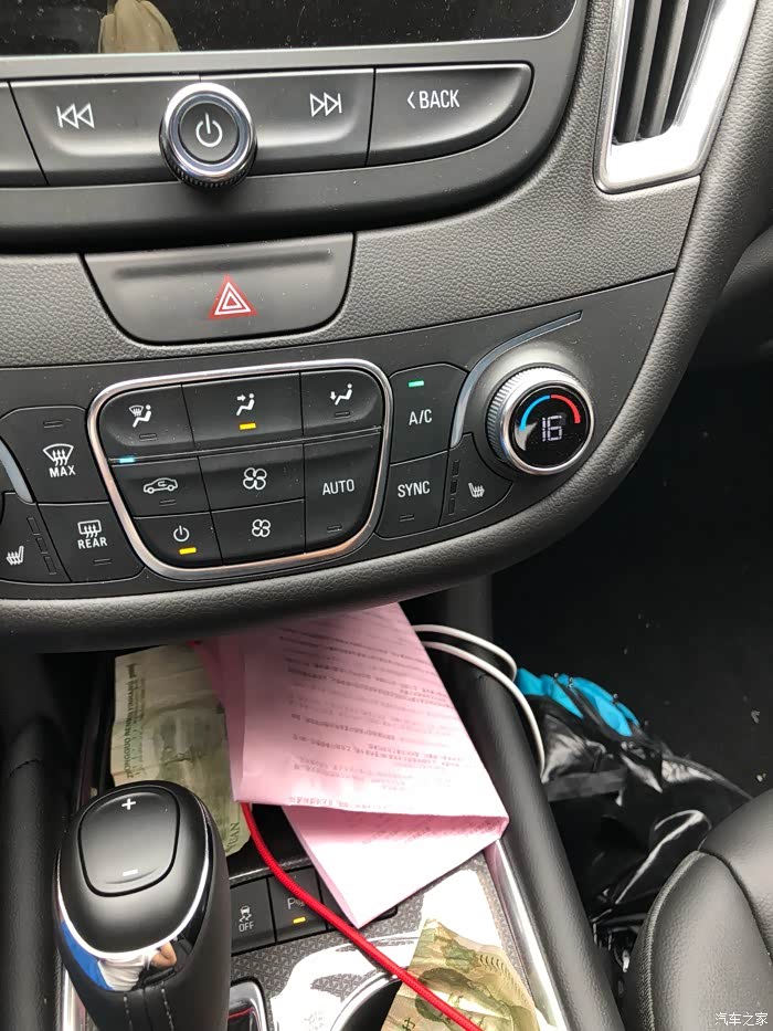 空调ac亮黄灯和绿灯代表什么?