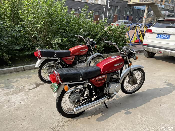 晒晒俺收藏的老车 1985年的铃木tr125