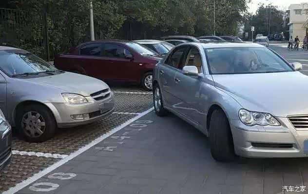 停车不求人,新手侧方位停车4步走,每次开车你都会进步