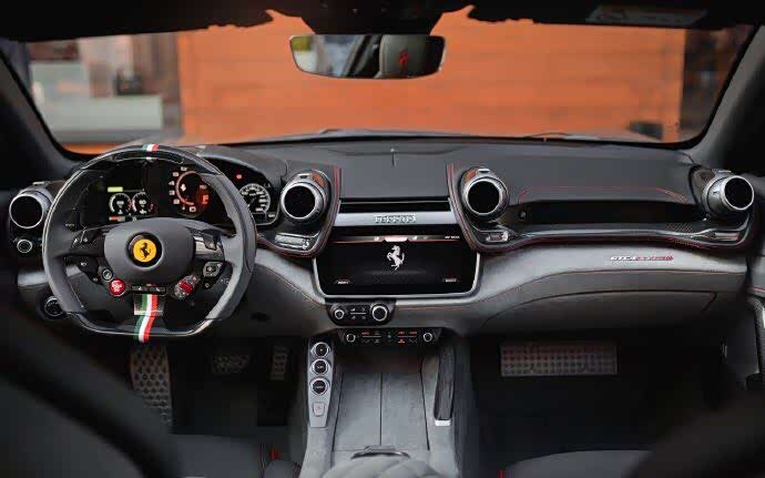 ferrarigtc4lusso这车内饰也太漂亮了吧