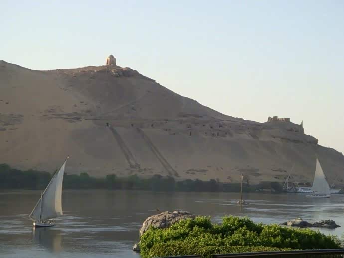 【埃及】美丽的尼罗河畔,古埃及人给我们留下了宏伟的金字塔