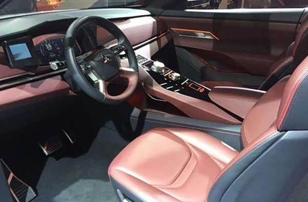 这款三菱gtphev它在外观设计上做得非常的时尚漂亮大气