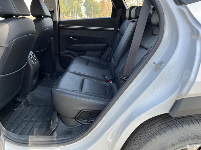 现代途胜空间大