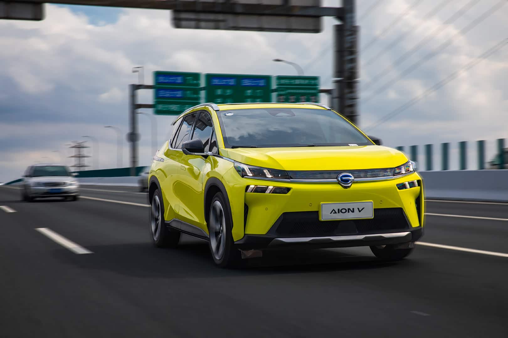 广汽新能源第三款车型,埃安v的热度在预售阶段就展现的淋漓尽致