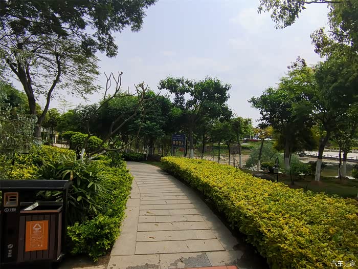 吉利缤瑞带我走过的风风雨雨简单美丽的人民公园