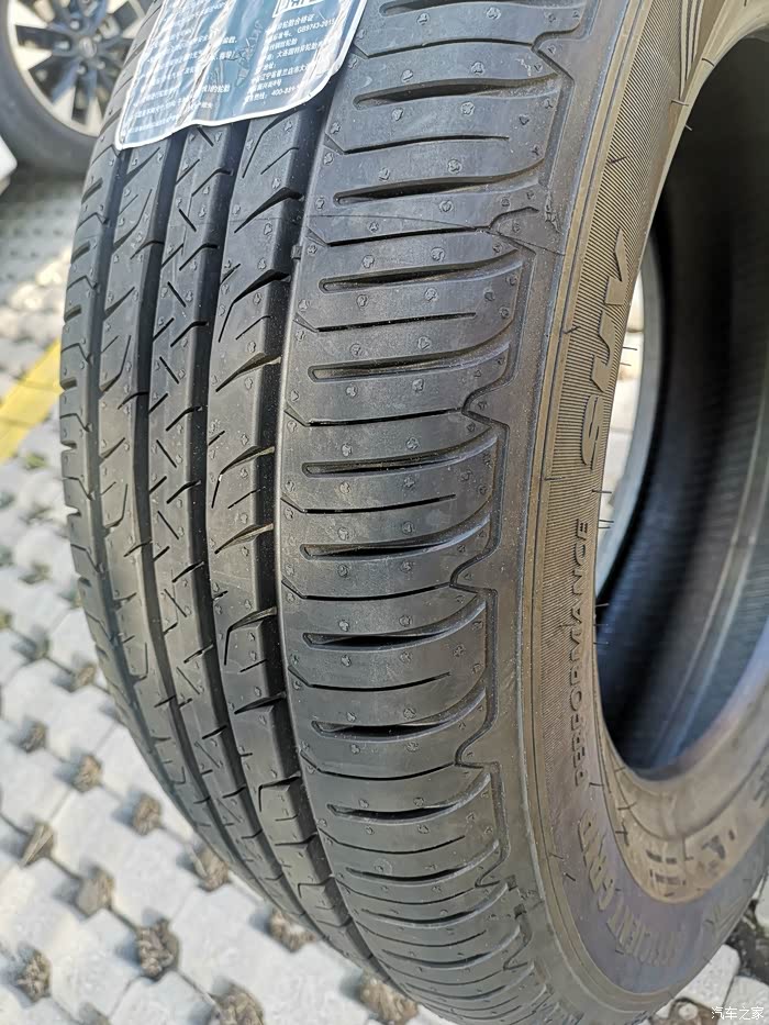 出4条全新固特异御乘2代23565r17108v轮胎