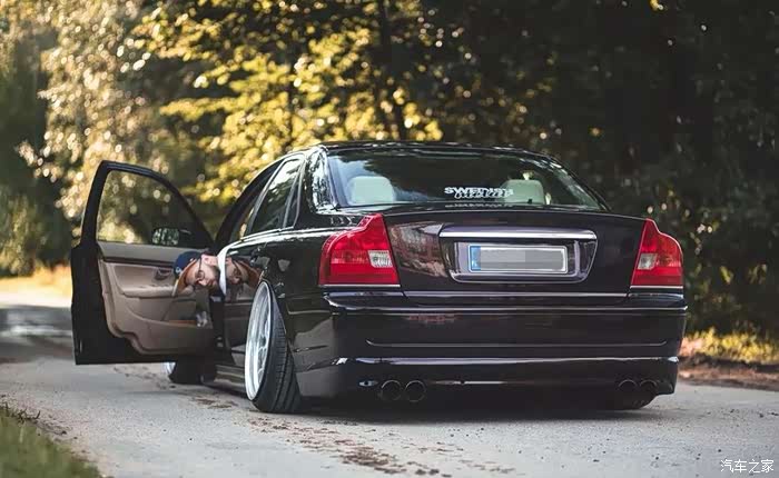 第一代沃尔沃s20改装成稀有低趴车完全就是与众不同