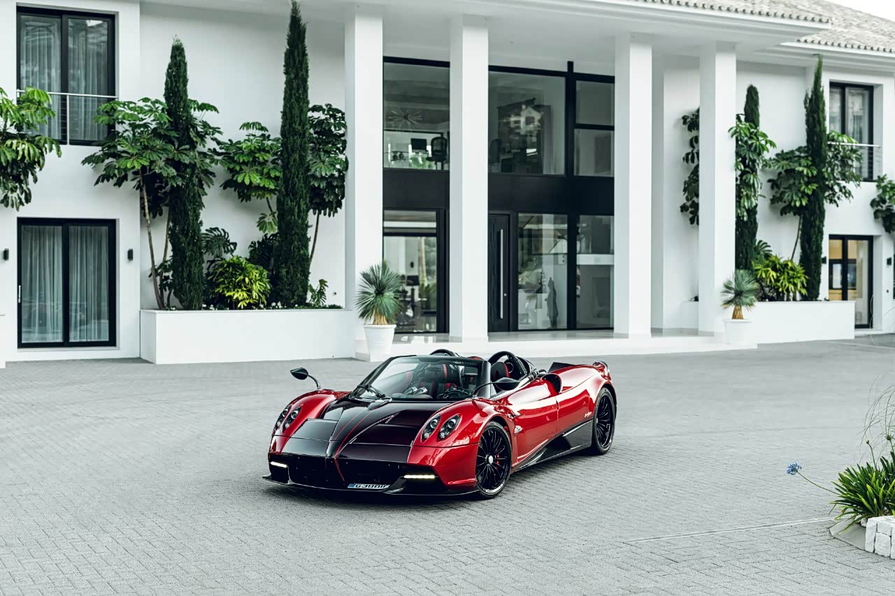 paganihuayraroadster红黑配色好漂亮