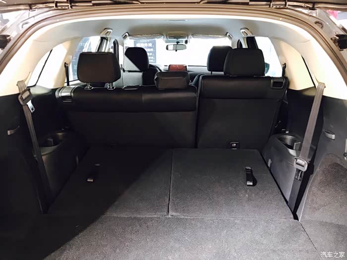 2324 | 回复: 8 马自达cx-8论坛 马自达cx-8初体验 后备箱储藏空间没