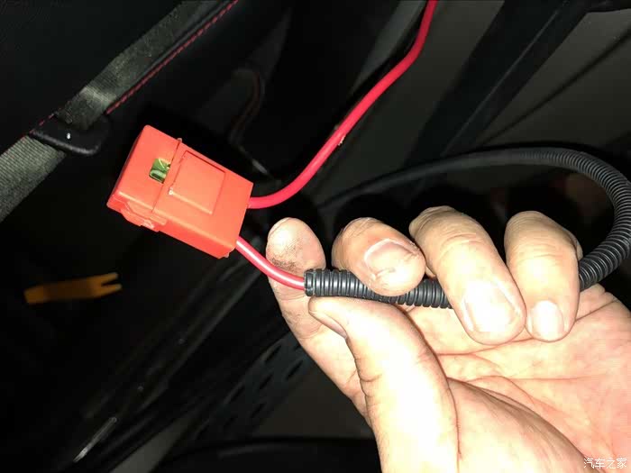 18款加装后备箱12v电源