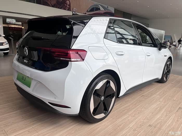 【图】奶白色的id3也是不错的_大众id.3论坛_汽车之家论坛