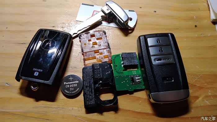 讴歌cdx混动原车钥匙拆解图更换电池cr2032