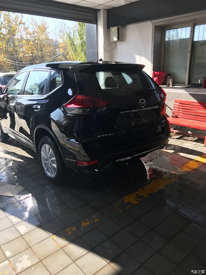 黑色奇骏很难定到吗