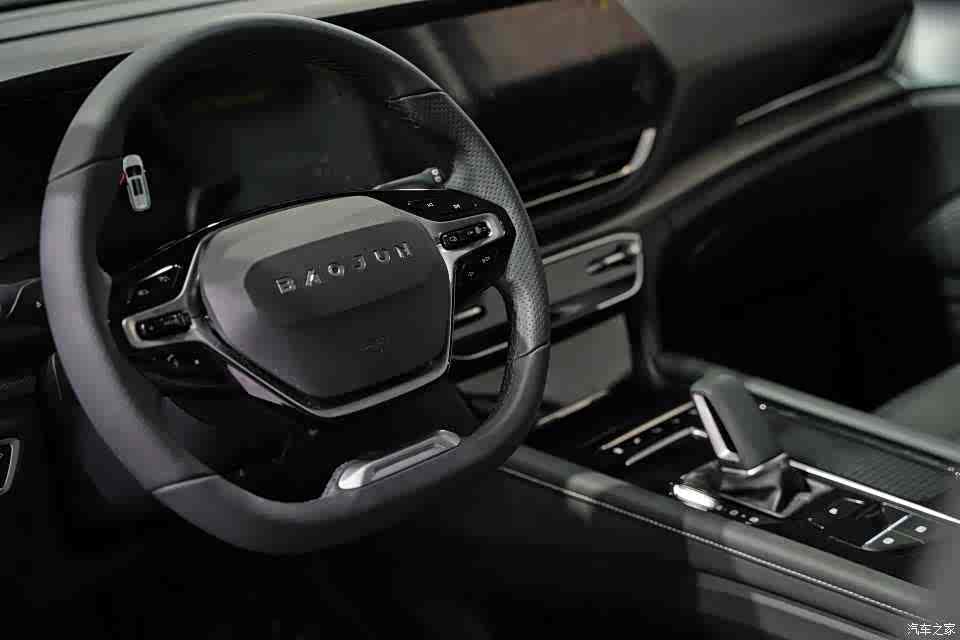 宝骏rs7定位中大型suv轴距2900mm将提供67座