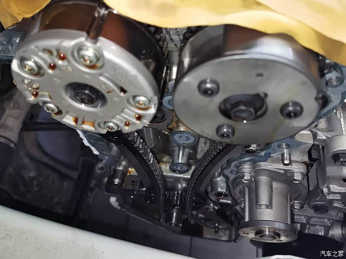 21款经典轩逸发动机边盖 继续渗油,索赔边盖重新打胶问题解决!