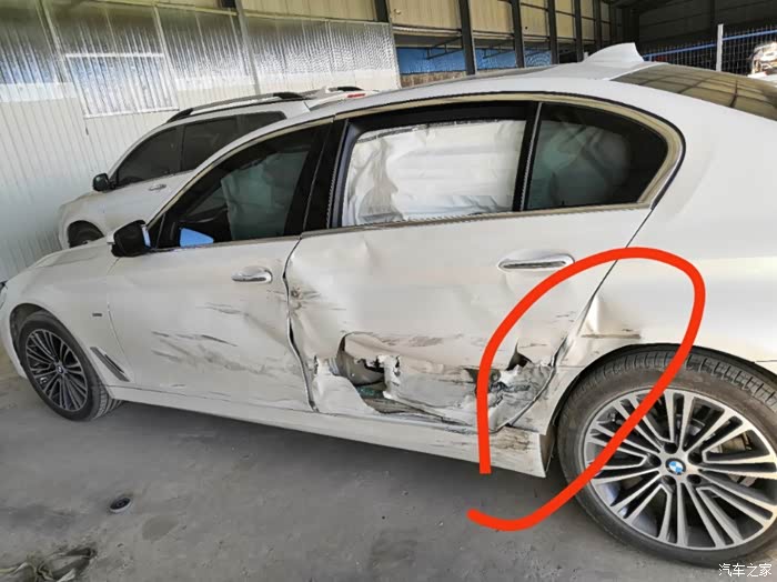 车友们来看看 后叶子板 是修复好 还是切割好?