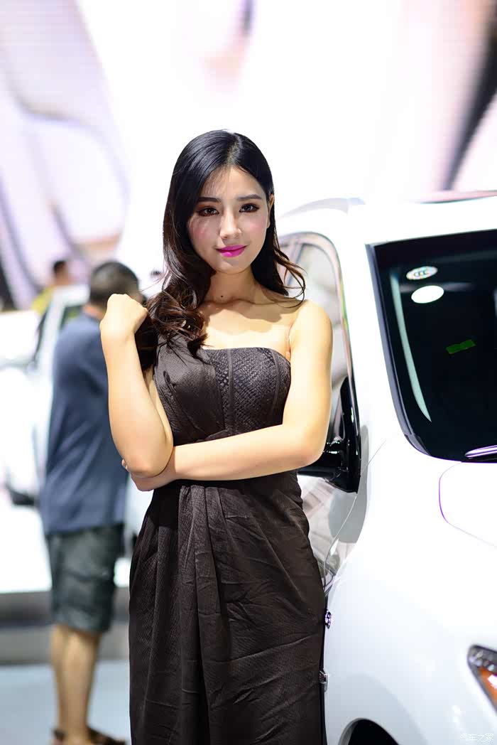 年底大冲刺迟到的分享上海车展美女车模很上头2