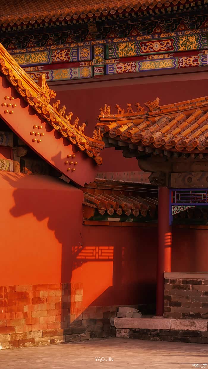 春风开紫殿,天乐下朱楼.