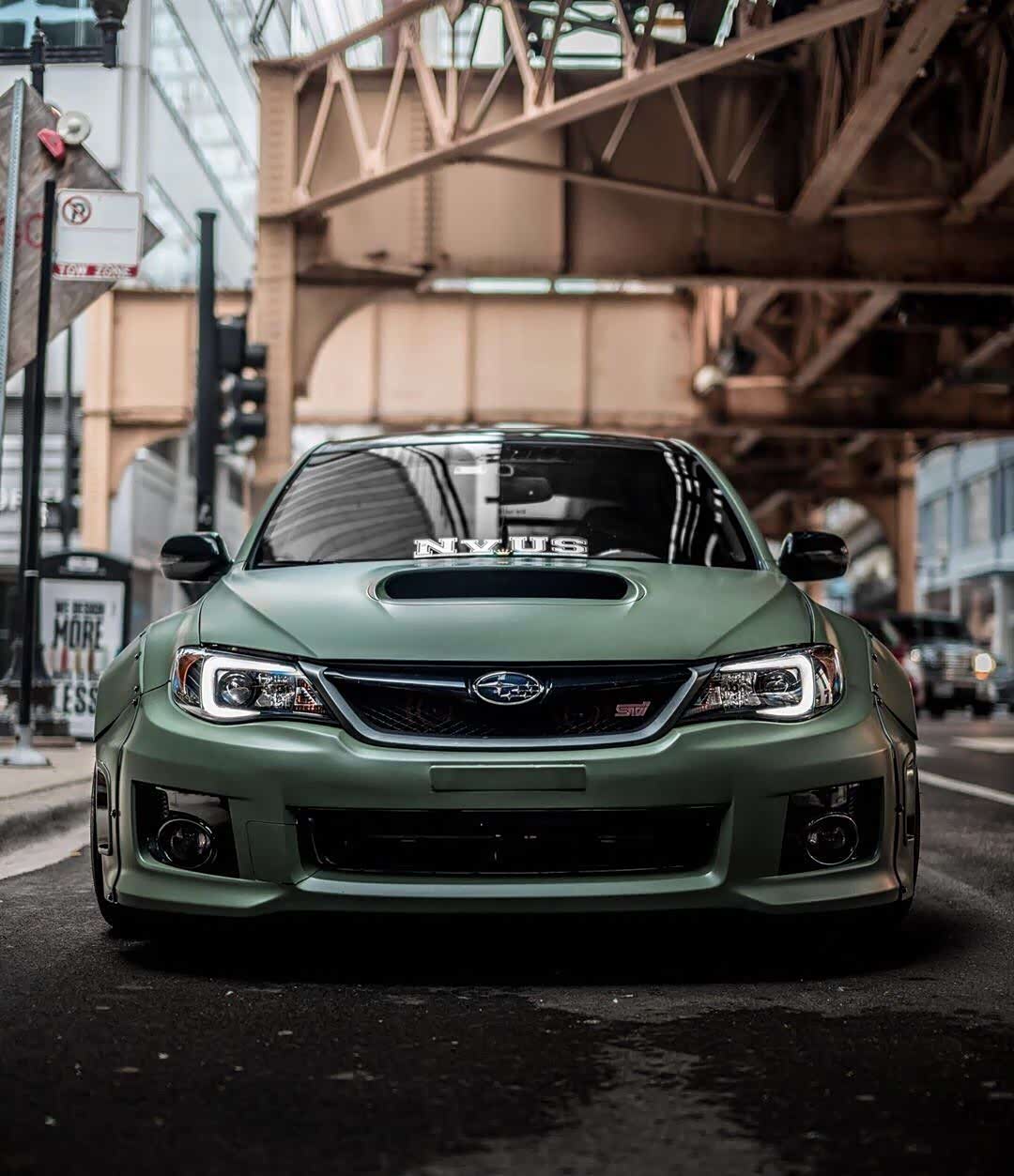 帅气的宽体斯巴鲁翼豹sti