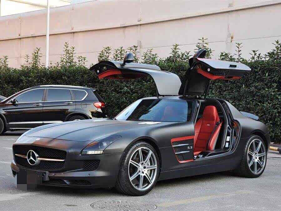 飞翼的车门开启方式让人喜欢