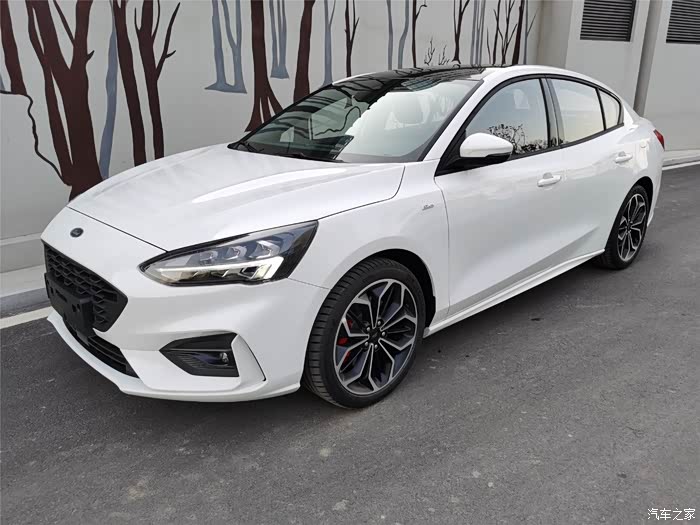 90后的第二台车入手21款三厢福克斯stline