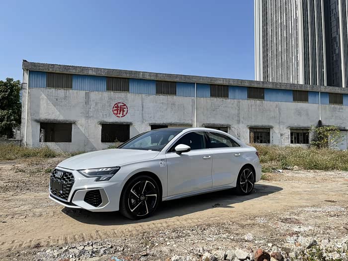 21款全新奥迪a3l上牌认证来了