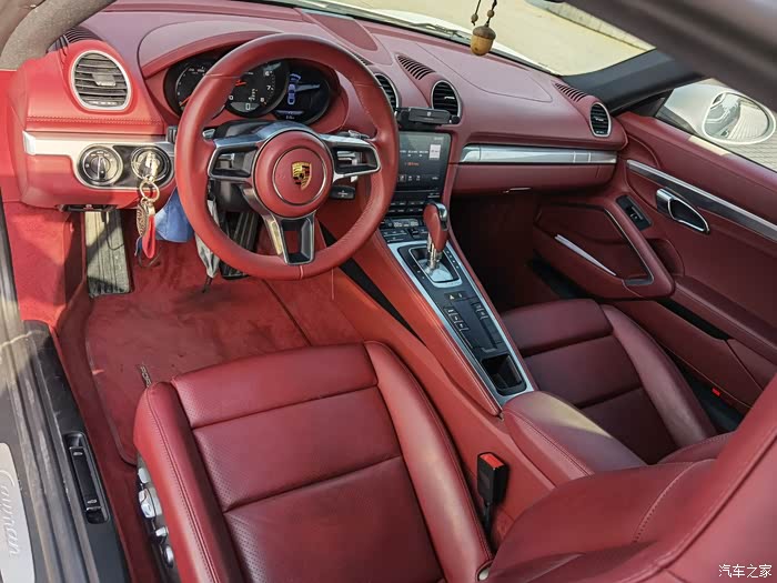 保时捷718cayman白外红内转让