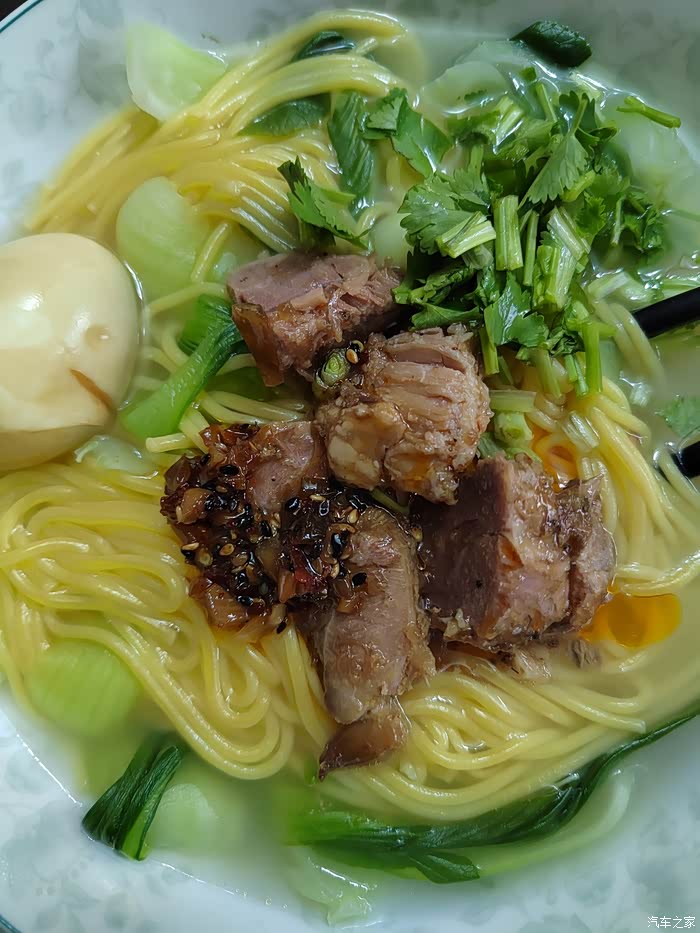 一碗金面祝大家财源广进