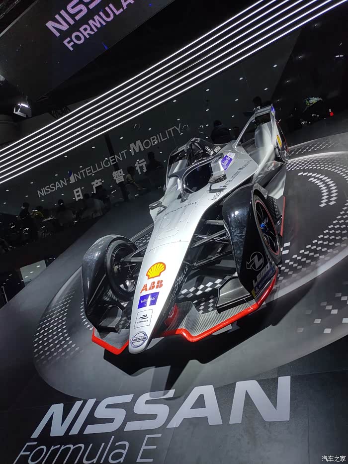 日产展示区f1赛车