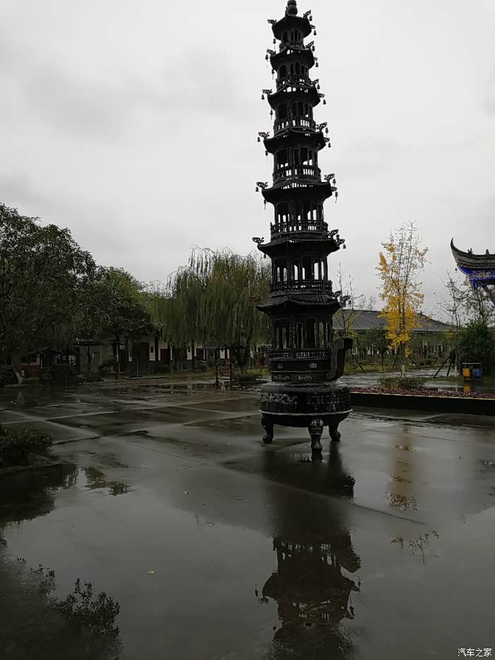 四川长安suv联盟雨后的天龙禅寺更加的大气宏伟