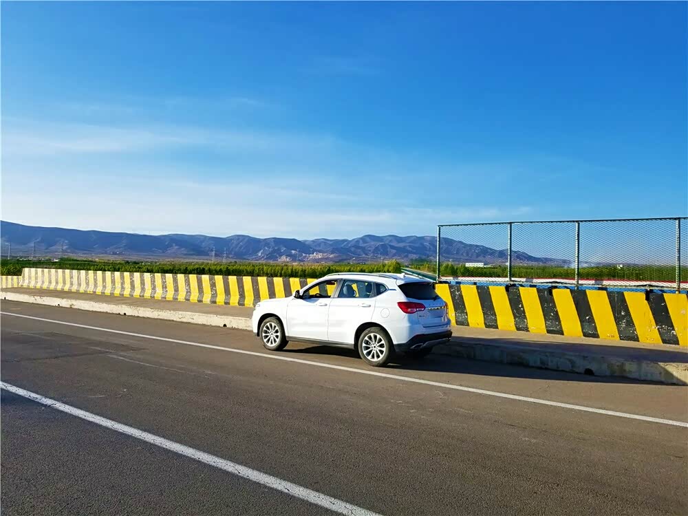 而且小二运动感十足的车型在路上跑起来,才能凸显它的魅力.